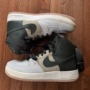 Nike High-Top Sneakers in Green and Cream